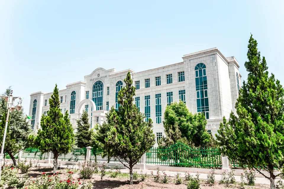 Public School for 600 Students