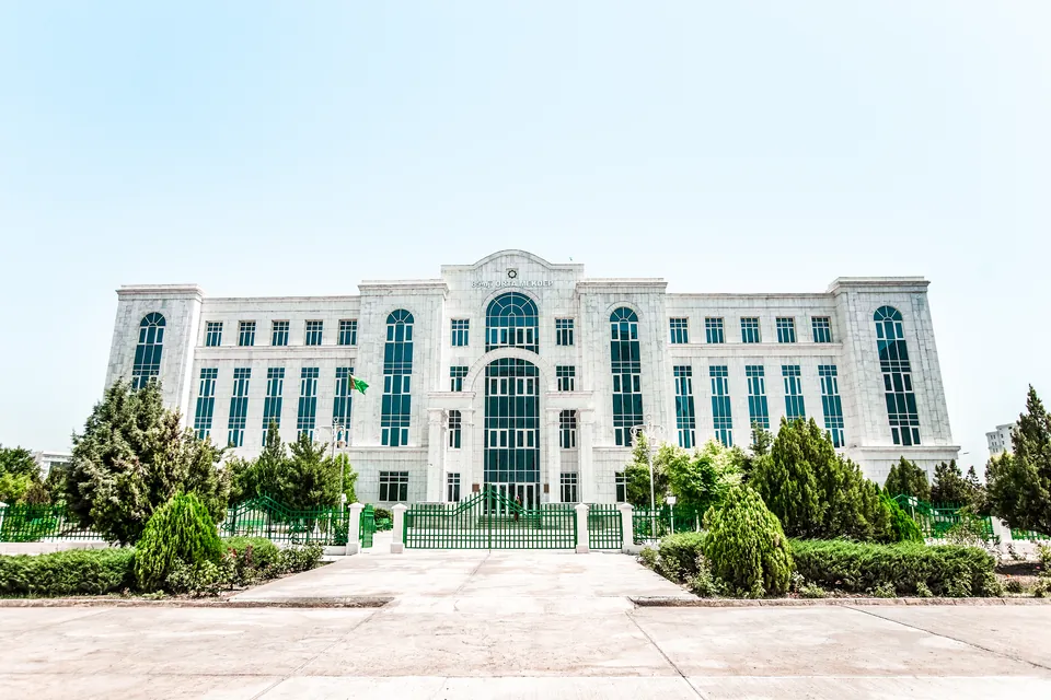 Public School for 600 Students