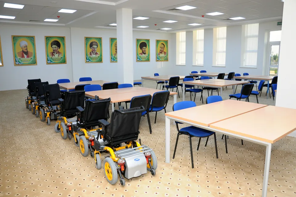 420-Seat Rehabilitation School-Internat — Interior